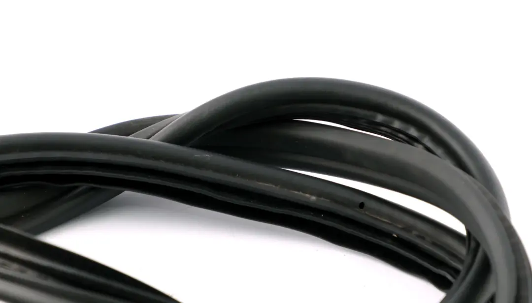 Protezione Bordo Porta Anteriore Sinistra Destra 7247257 per BMW E90 E91 con numero di parte 7247258 BMW E90 E91 Protezione Bordo Porta Anteriore Sinistra Destra 7247257 - SKU 7247258-1 - Numero di parte 7247258