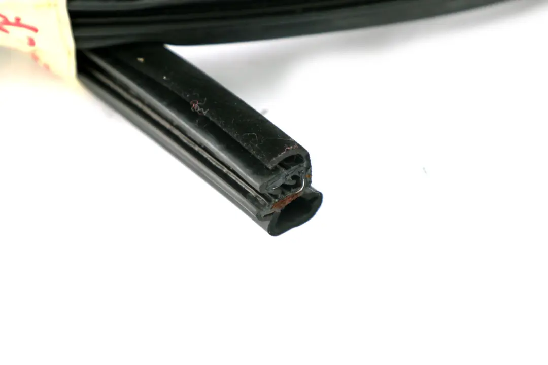 Junta Puerta Delantera Proteccion Cantos Izquierda Derecha Suede para BMW E90 E91 LCI con número de pieza 7247258 BMW E90 E91 LCI Junta Puerta Delantera Proteccion Cantos Izquierda Derecha Suede - SKU 7247258 - Número de pieza 7247258