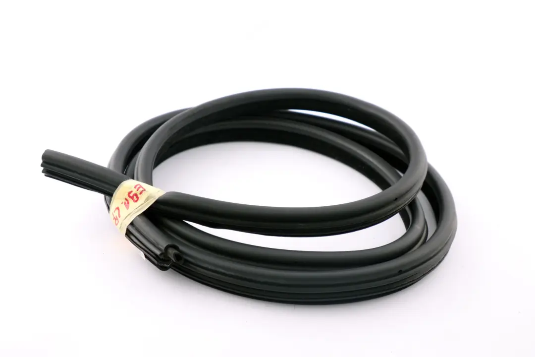 Porta Guarnizione Esterna Anteriore Sinistra Destra per BMW E90 E91 LCI con numero di parte 7247258 BMW E90 E91 LCI Porta Guarnizione Esterna Anteriore Sinistra Destra - SKU 7247258 - Numero di parte 7247258