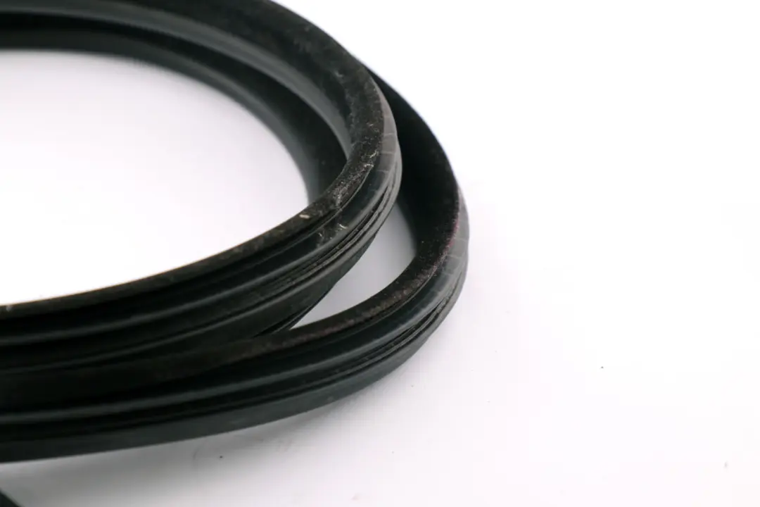 Junta Puerta Delantera Proteccion Cantos Izquierda Derecha Suede para BMW E90 E91 LCI con número de pieza 7247258 BMW E90 E91 LCI Junta Puerta Delantera Proteccion Cantos Izquierda Derecha Suede - SKU 7247258 - Número de pieza 7247258