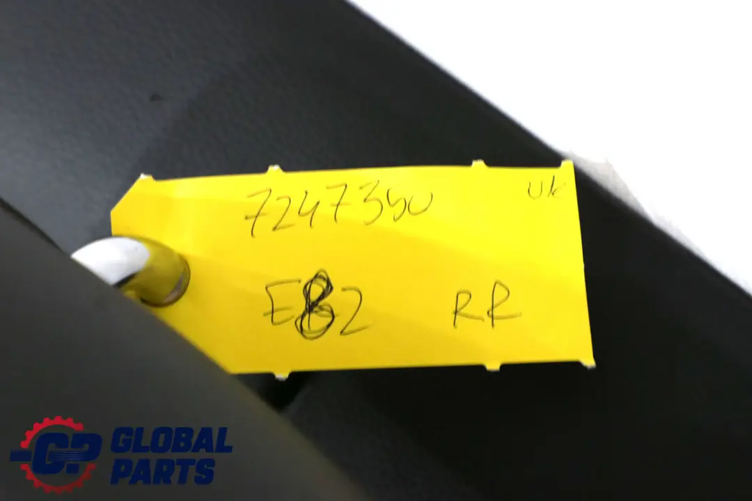 Kanapa Oparcie Prawe Prawy Tył Skóra do BMW E82 o numerze 7247350 BMW E82 Kanapa Oparcie Prawe Prawy Tył Skóra - SKU 7247350 - Numer Części 7247350