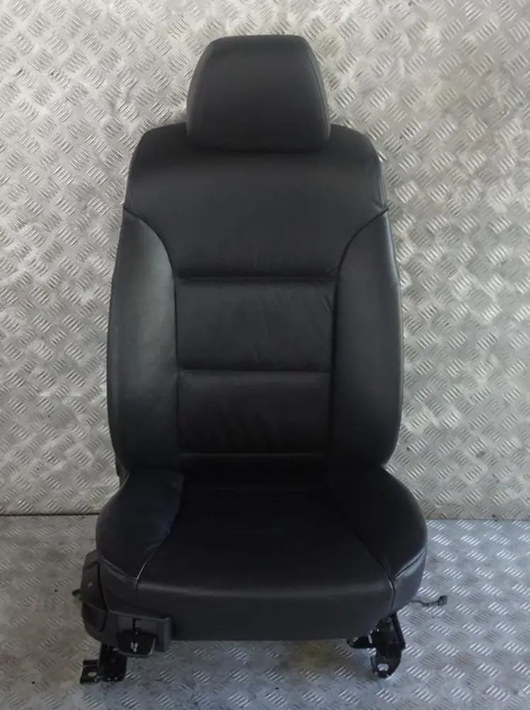 Anteriore Destro Sedile pelle Nera per BMW E60 E61 con numero di parte 7249321 BMW E60 E61 Anteriore Destro Sedile pelle Nera - SKU 7249321-5 - Numero di parte 7249321