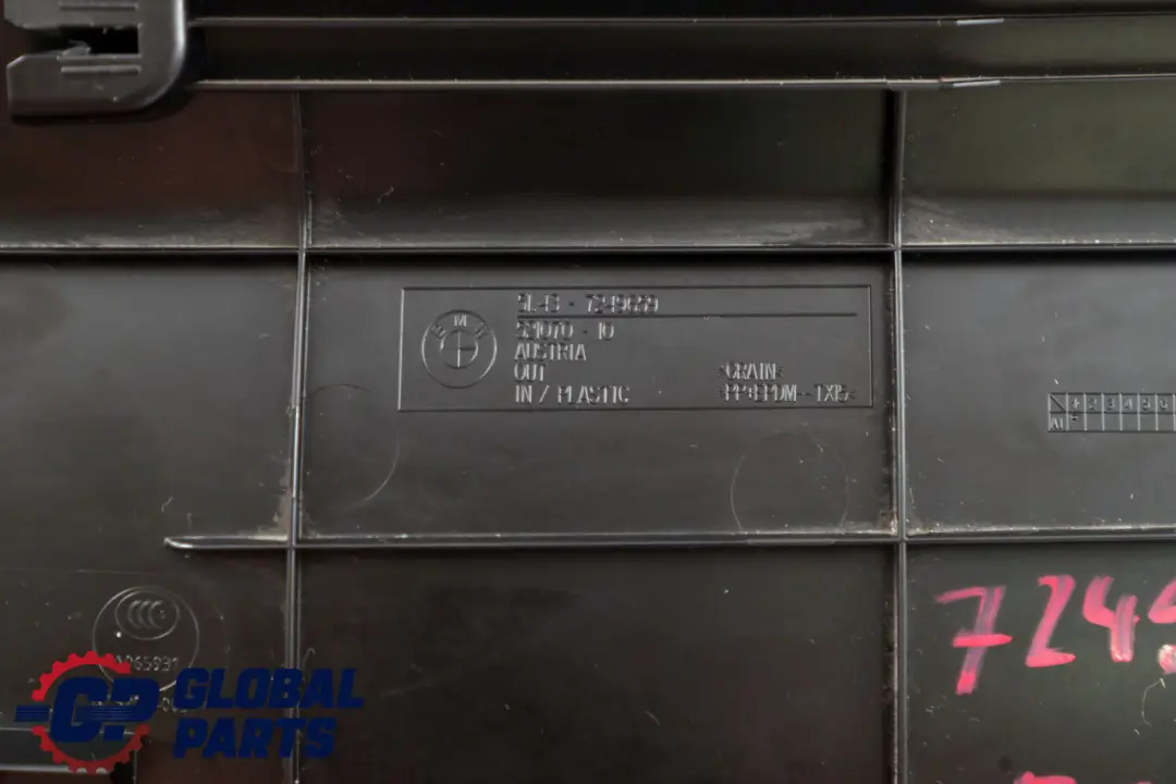 Tapa Columna C Izquierda Panel Antracita para BMW E90 LCI E90N con número de pieza 7249659 BMW E90 LCI E90N Tapa Columna C Izquierda Panel Antracita - SKU 7249671 - Número de pieza 7249659