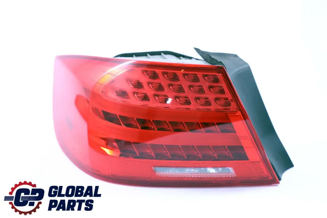 Luz Trasera En El Panel Lateral Izquierdo para BMW E92 LCI con número de pieza 7251957 BMW E92 LCI Luz Trasera En El Panel Lateral Izquierdo - SKU 7251957 - Número de pieza 7251957