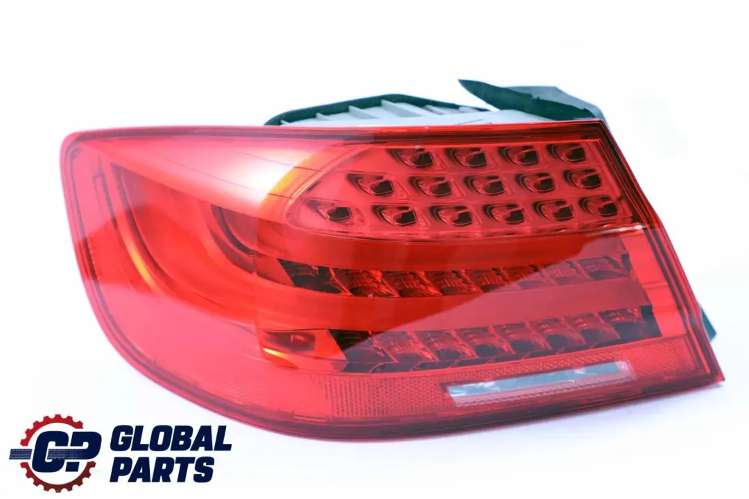 BMW E92 LCI Feu arrière dans le panneau latéral gauche - SKU 7251957 - Numéro de pièce 7251957