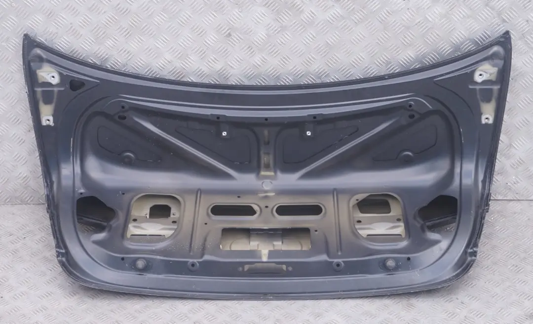 Klapa tylna bagażnika black saphire do BMW E90 LCI o numerze 7254425 BMW E90 LCI Klapa tylna bagażnika black saphire - SKU 7254425-BS - Numer Części 7254425