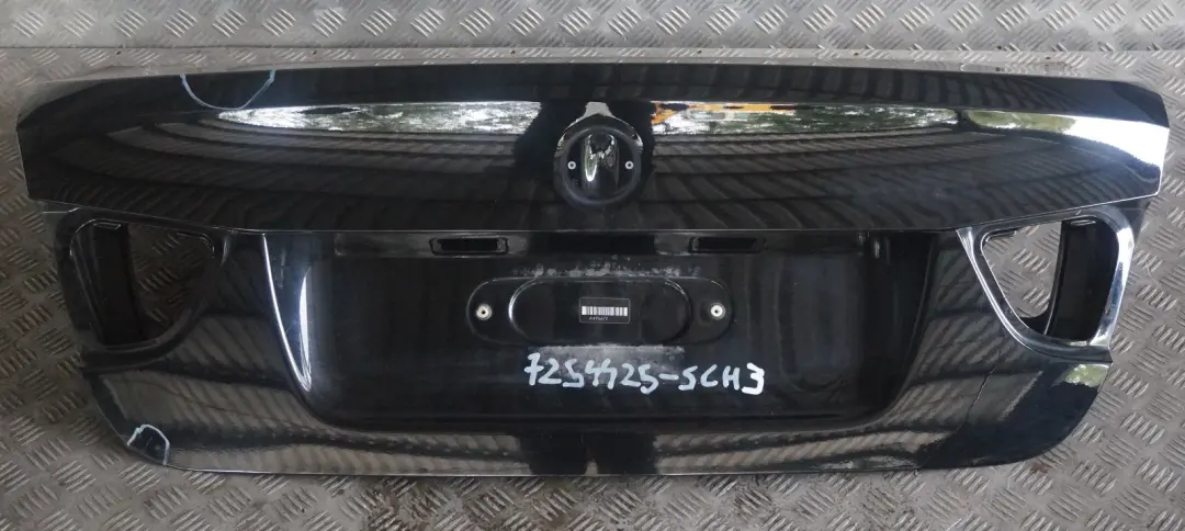 Klapa tylna bagażnika schwarz II do BMW E90 LCI o numerze 7254425 BMW E90 LCI Klapa tylna bagażnika schwarz II - SKU 7254425-SCH3 - Numer Części 7254425