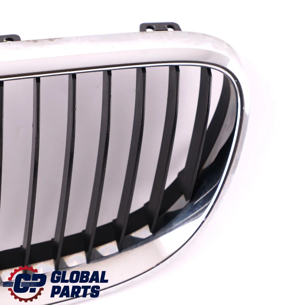 Grill Atrapa Nerka Kratka Lewa Chrom do BMW E92 E93 LCI o numerze 7254971 BMW E92 E93 LCI Grill Atrapa Nerka Kratka Lewa Chrom - SKU 7254971 - Numer Części 7254971