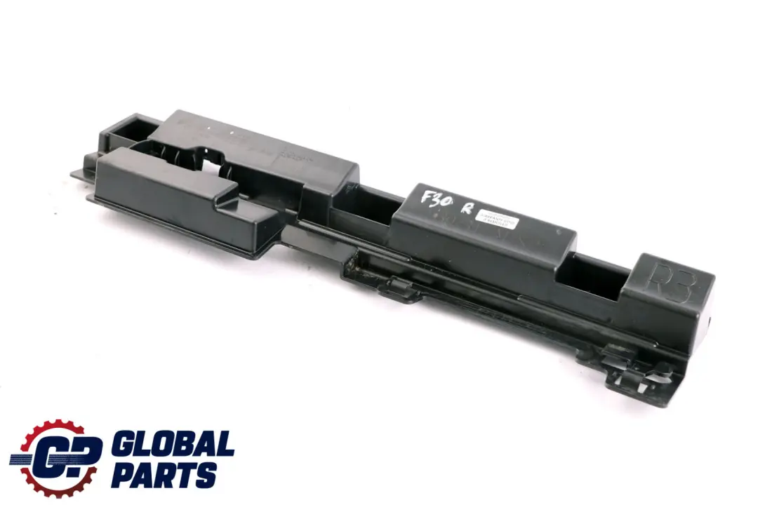 Halteleiste Rechts Blende Schweller für BMW 3 er F30 F31 LCI mit Teilenummer 7256918 BMW 3 er F30 F31 LCI Halteleiste Rechts Blende Schweller - SKU 7256918 - Teilenummer 7256918