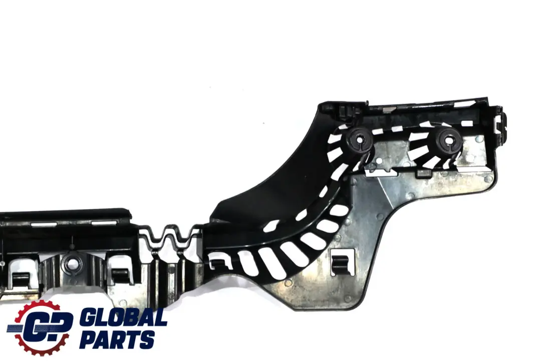 Embellecedor Soporte Montaje Guía Central Parachoques Trasero para BMW F30 con número de pieza 7256922 BMW F30 Embellecedor Soporte Montaje Guía Central Parachoques Trasero - SKU 7256922 - Número de pieza 7256922