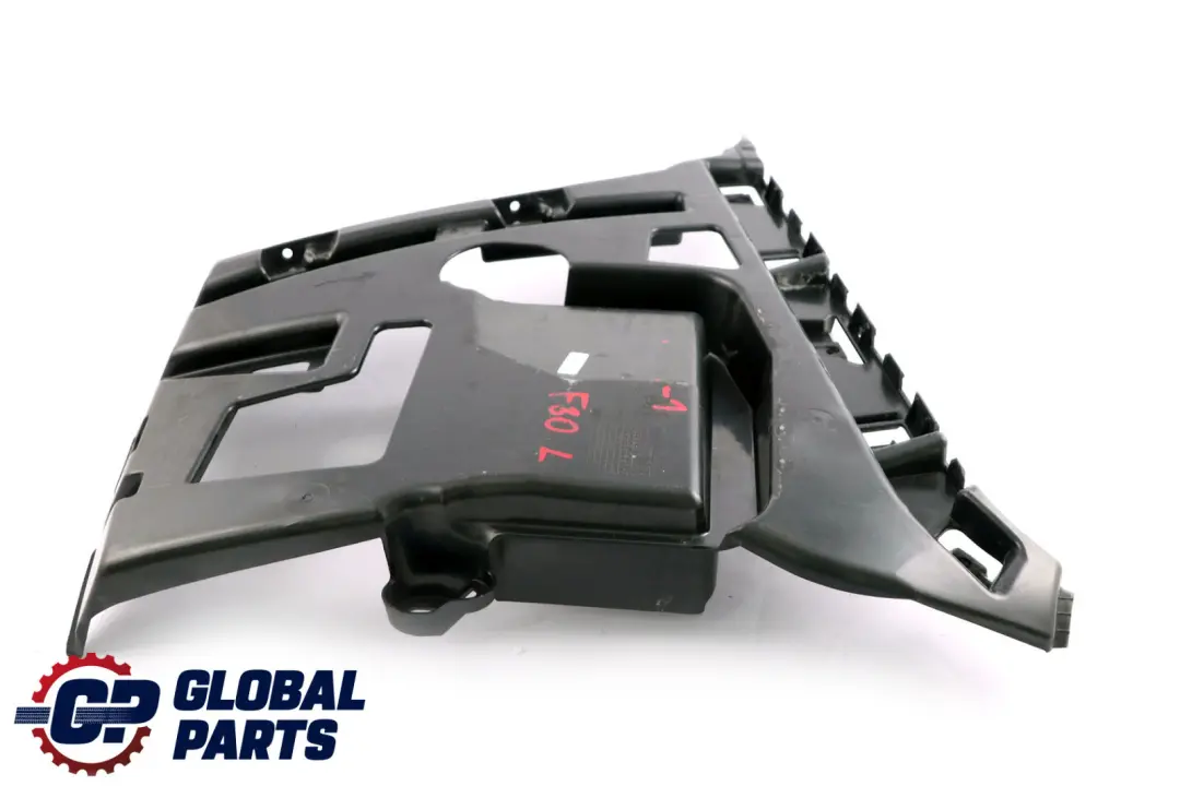 Guida Paraurti Laterale SX per BMW F30 con numero di parte 7256923 BMW F30 Guida Paraurti Laterale SX - SKU 7256923-1 - Numero di parte 7256923