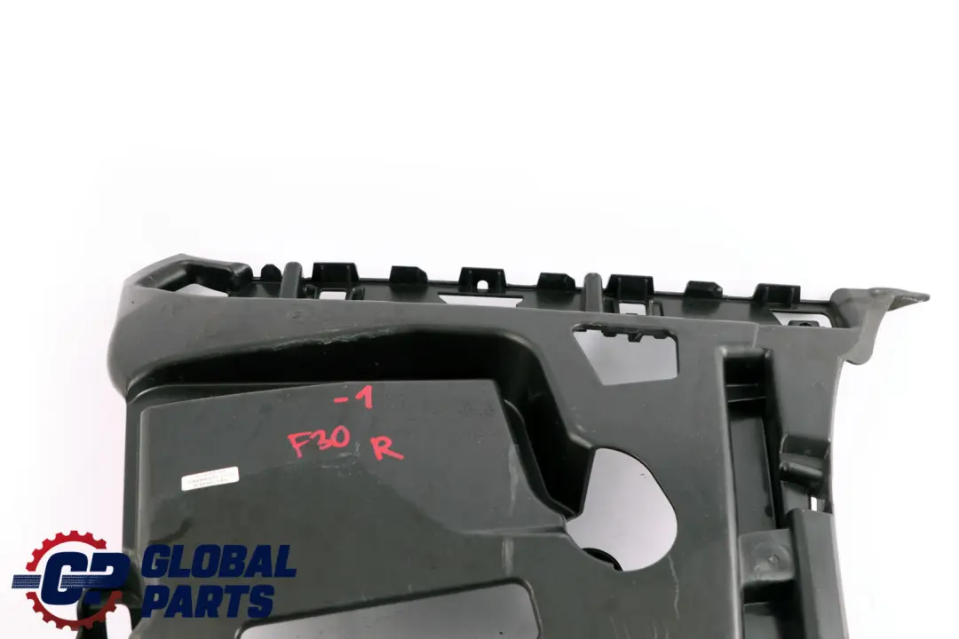 Guide Pour Pare Chocs Arrière Côté Droit pour BMW F30 à propos du numéro de pièce 7256924 BMW F30 Guide Pour Pare Chocs Arrière Côté Droit - SKU 7256924-1 - Numéro de pièce 7256924