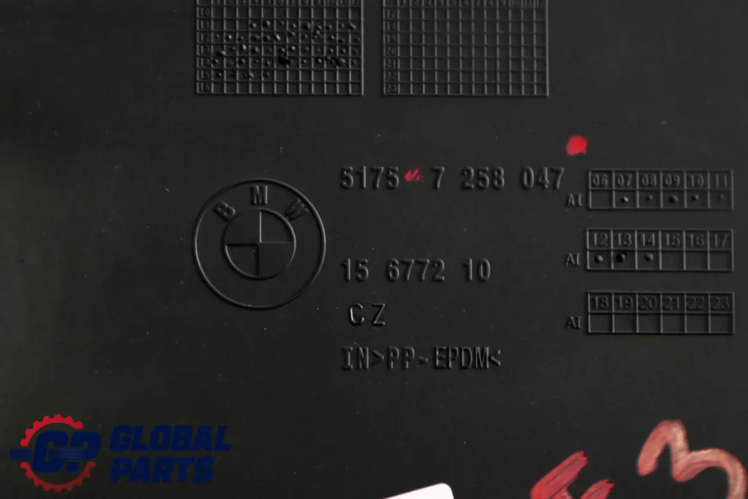 BMW F30 F31 F80 M3 Cubierta del panel De La carroceria trasera izquierda N / S - SKU 7258047 - Número de pieza 7258047