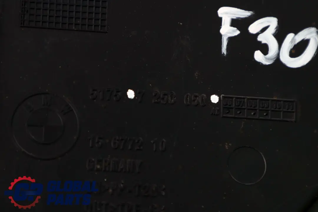 BMW F30 F31 F32 Lado Derecho Cubierta Bandeja de los Bajos Panel - SKU 7258050 - Número de pieza 7258050