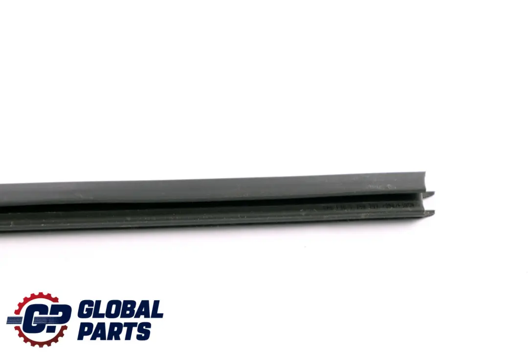 Moldura Burlete Interior Puerta Trasera Derecha para BMW F30 F31 con número de pieza 7258298 BMW F30 F31 Moldura Burlete Interior Puerta Trasera Derecha - SKU 7258298 - Número de pieza 7258298
