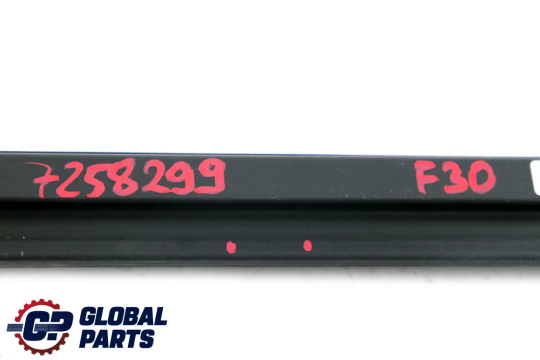 BMW F30 F31 F80 M3 Joint de canal interieur de porte avant gauche - SKU 7258299 - Numéro de pièce 7258299