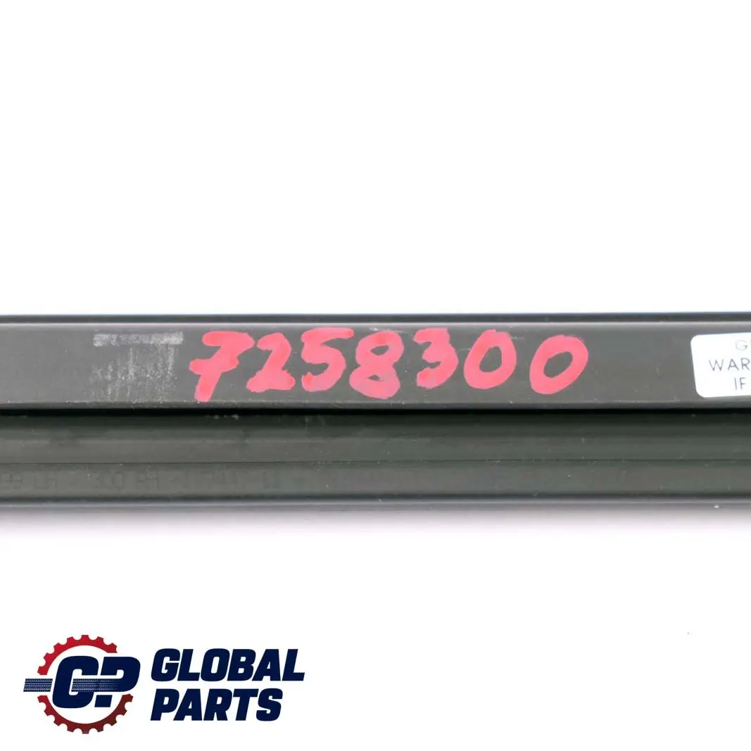 Canale Tenuta Interno Porta Anteriore Destra per BMW F30 F31 F80 M3 con numero di parte 7258300 BMW F30 F31 F80 M3 Canale Tenuta Interno Porta Anteriore Destra - SKU 7258300 - Numero di parte 7258300