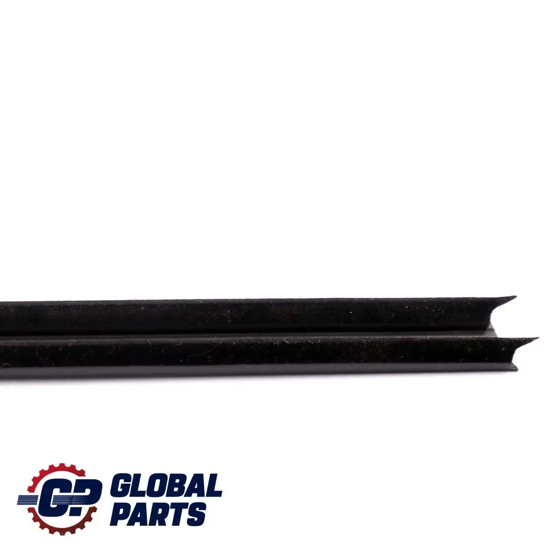 Canal Sellado Interior Puerta Delantera Derecha para BMW F30 F31 F80 M3 con número de pieza 7258300 BMW F30 F31 F80 M3 Canal Sellado Interior Puerta Delantera Derecha - SKU 7258300 - Número de pieza 7258300