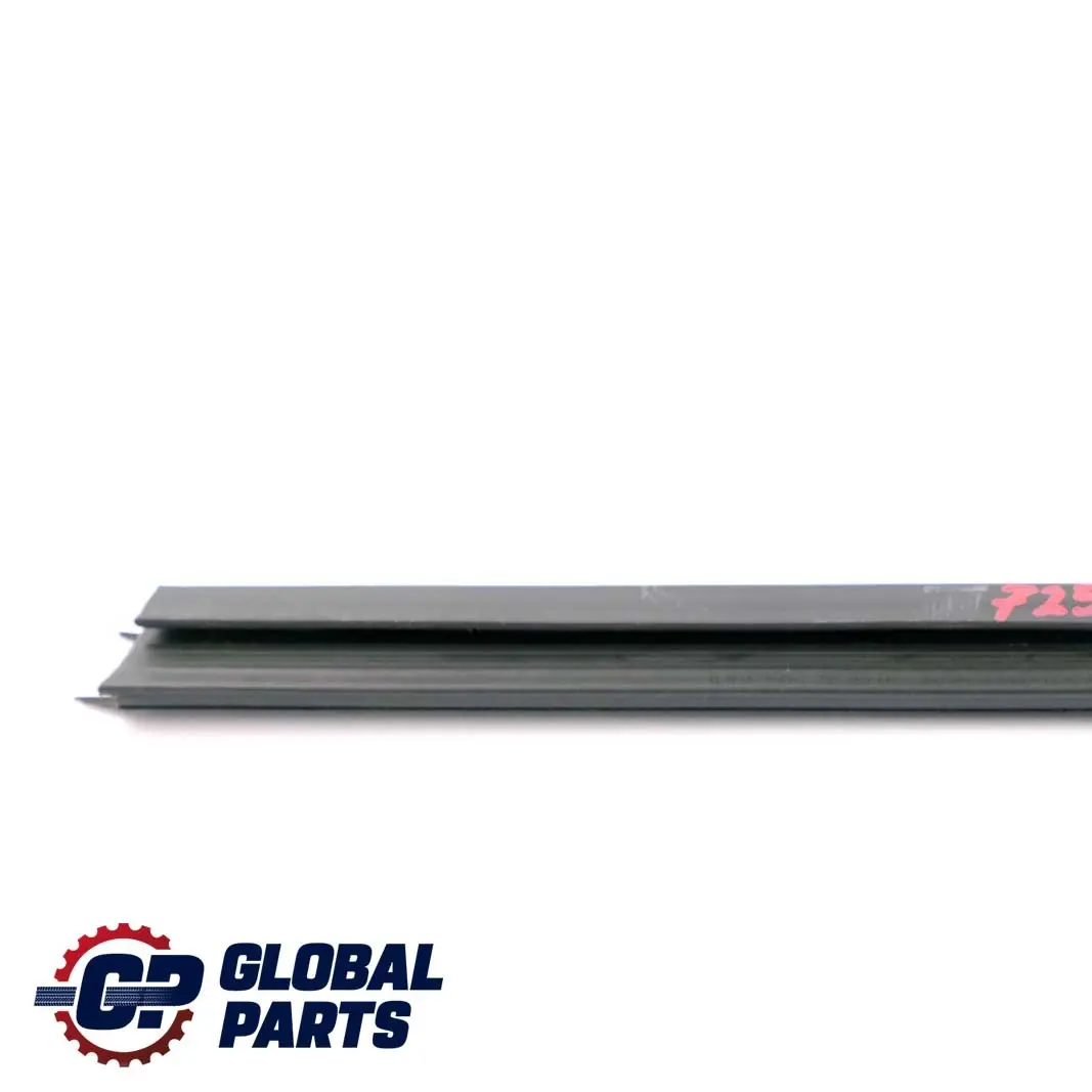 Schachtabdichtung Interieur Porte avant Droite pour BMW F30 F31 F80 M3 à propos du numéro de pièce 7258300 BMW F30 F31 F80 M3 Schachtabdichtung Interieur Porte avant Droite - SKU 7258300 - Numéro de pièce 7258300