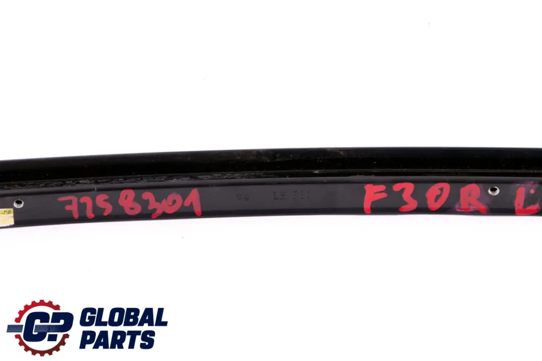 Couvercle du guide de la fenêtre arrière gauche pour BMW 3 Series F30 à propos du numéro de pièce 7258301 BMW 3 Series F30 Couvercle du guide de la fenêtre arrière gauche - SKU 7258301 - Numéro de pièce 7258301