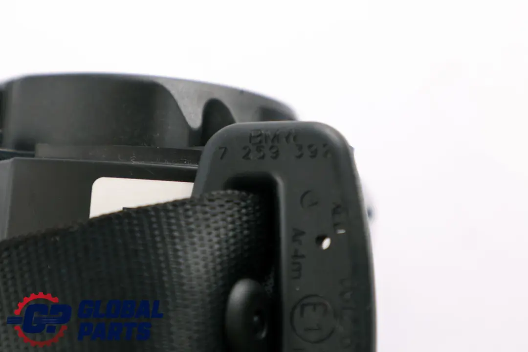 Cintura Superiore Posteriore Centrale Nero per BMW F30 con numero di parte 7259392 BMW F30 Cintura Superiore Posteriore Centrale Nero - SKU 7259392 - Numero di parte 7259392