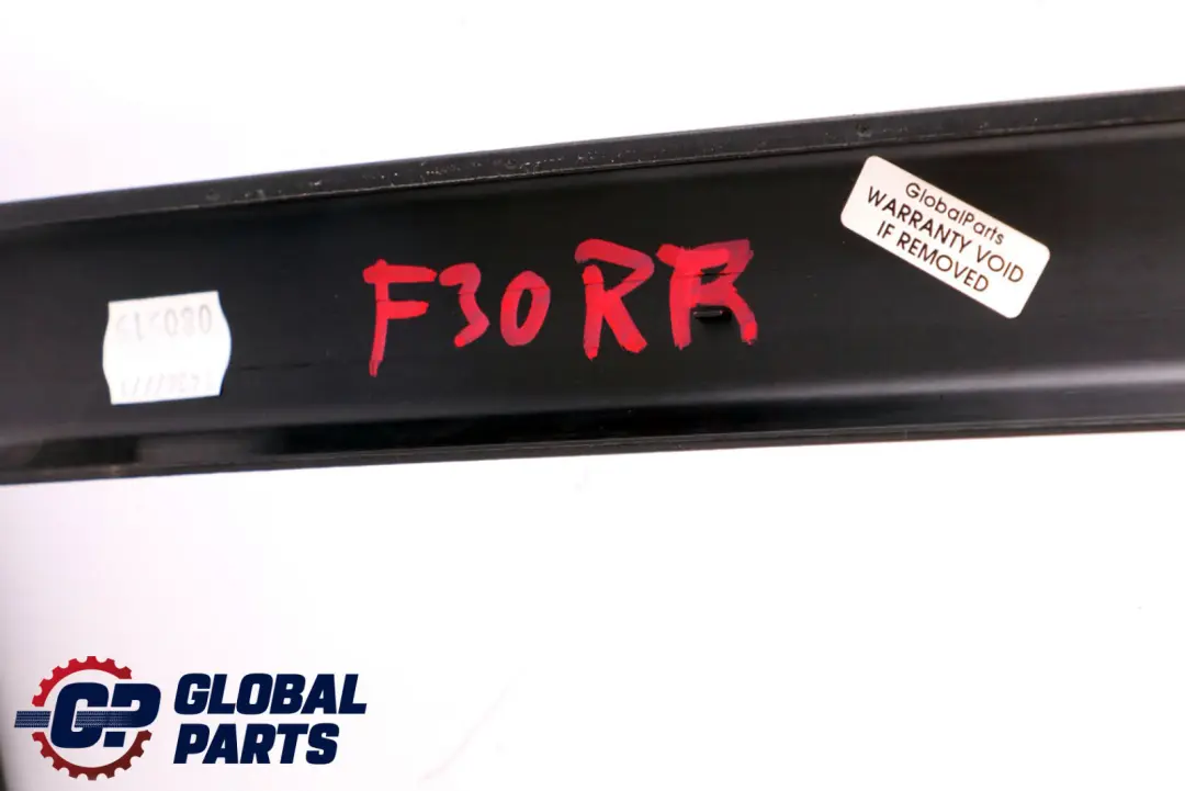 Copertura Cornice Finestrino Portiera Posteriore Destra per BMW F30 con numero di parte 7259710 BMW F30 Copertura Cornice Finestrino Portiera Posteriore Destra - SKU 7259710 - Numero di parte 7259710