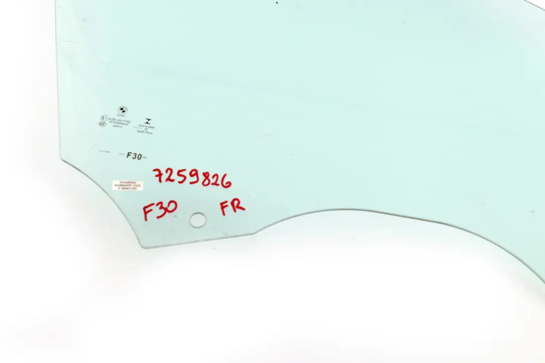 Szyba Drzwi Prawy Przód AS2 do BMW F30 F31 o numerze 7259826 BMW F30 F31 Szyba Drzwi Prawy Przód AS2 - SKU 7259826 - Numer Części 7259826