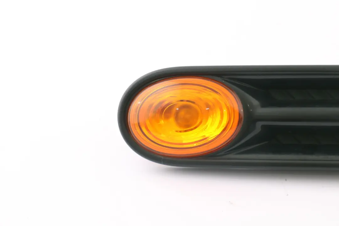Indicatore Direzione Laterale Giallo Destro per Mini Cooper R55 R56 R57 LCI con numero di parte 7260202 Mini Cooper R55 R56 R57 LCI Indicatore Direzione Laterale Giallo Destro - SKU 7260202-1 - Numero di parte 7260202