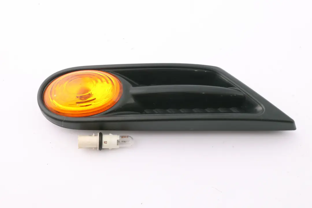 Indicatore Direzione Laterale Giallo Destro per Mini Cooper R55 R56 R57 LCI con numero di parte 7260202 Mini Cooper R55 R56 R57 LCI Indicatore Direzione Laterale Giallo Destro - SKU 7260202-1 - Numero di parte 7260202