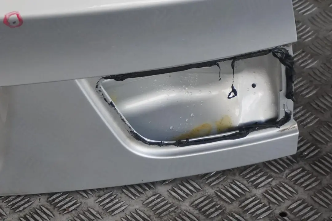 Klapa bagażnika titansilber 354 do BMW E70 X5 o numerze 7262544 BMW E70 X5 Klapa bagażnika titansilber 354 - SKU 7262544-TS - Numer Części 7262544