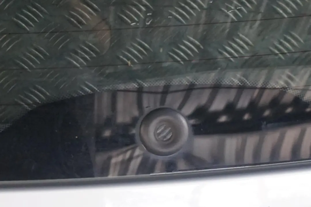 Klapa bagażnika titansilber 354 do BMW E70 X5 o numerze 7262544 BMW E70 X5 Klapa bagażnika titansilber 354 - SKU 7262544-TS - Numer Części 7262544