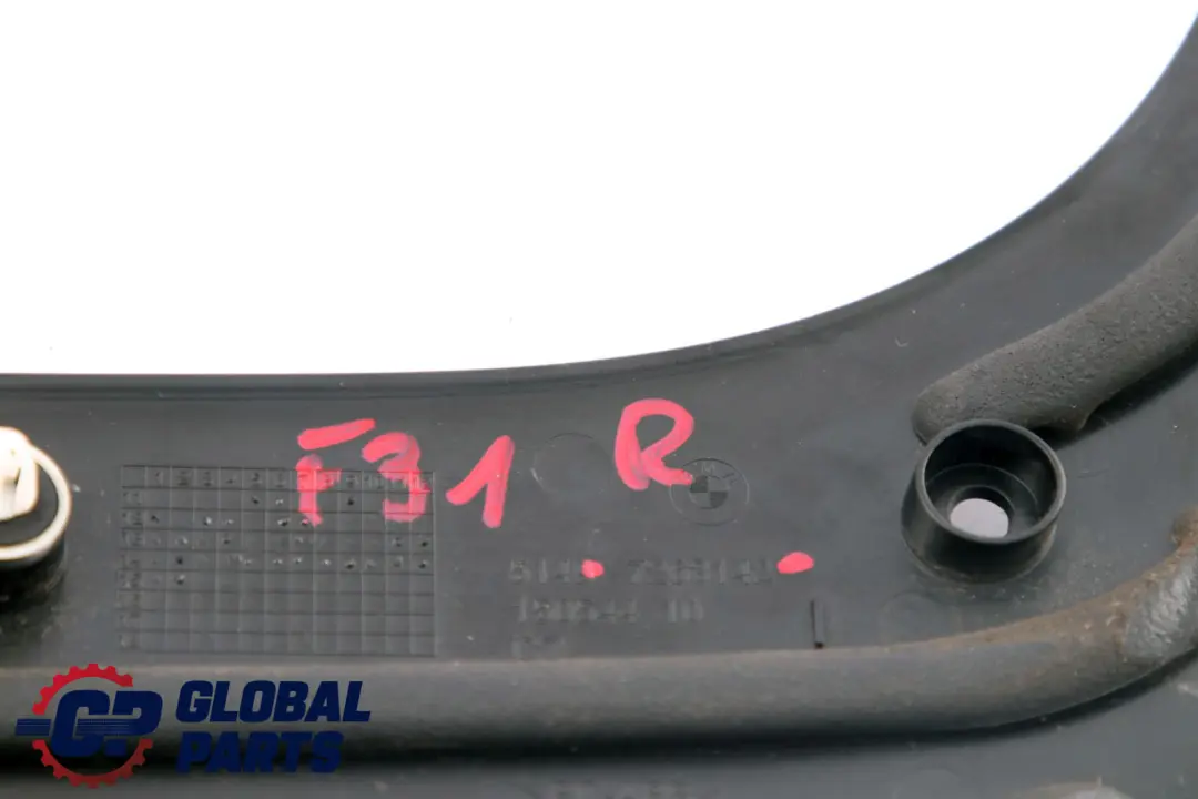 Verkleidung Seitlich Aussen Rechts für BMW 3 er F31 mit Teilenummer 7263142 BMW 3 er F31 Verkleidung Seitlich Aussen Rechts - SKU 7263142 - Teilenummer 7263142