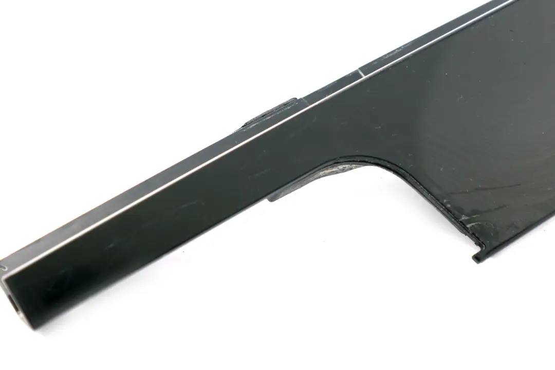 Lciblende Montant B Porte avant Gauche Noir Brillant pour BMW 3 F30 F31 à propos du numéro de pièce 7263383 BMW 3 F30 F31 Lciblende Montant B Porte avant Gauche Noir Brillant - SKU 7263383 - Numéro de pièce 7263383