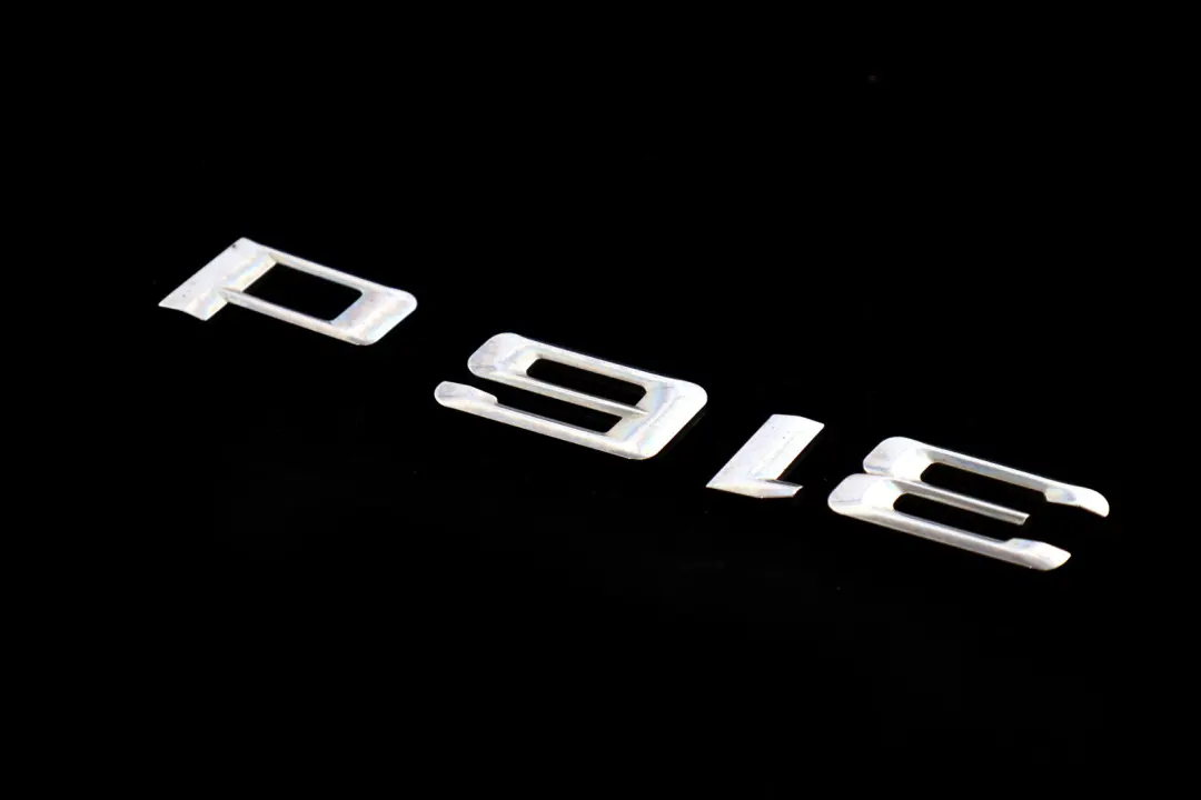 Emblema Baule Stivale Posteriore Aderito Badge Lettering 316 D per BMW E90 LCI con numero di parte 7264020 BMW E90 LCI Emblema Baule Stivale Posteriore Aderito Badge Lettering 316 D - SKU 7264020 - Numero di parte 7264020