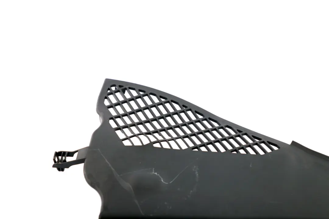 Embellecedor Lateral Bajo Capo Izquierdo para BMW F20 E21 F22 F30 con número de pieza 7265119 BMW F20 E21 F22 F30 Embellecedor Lateral Bajo Capo Izquierdo - SKU 7265119 - Número de pieza 7265119