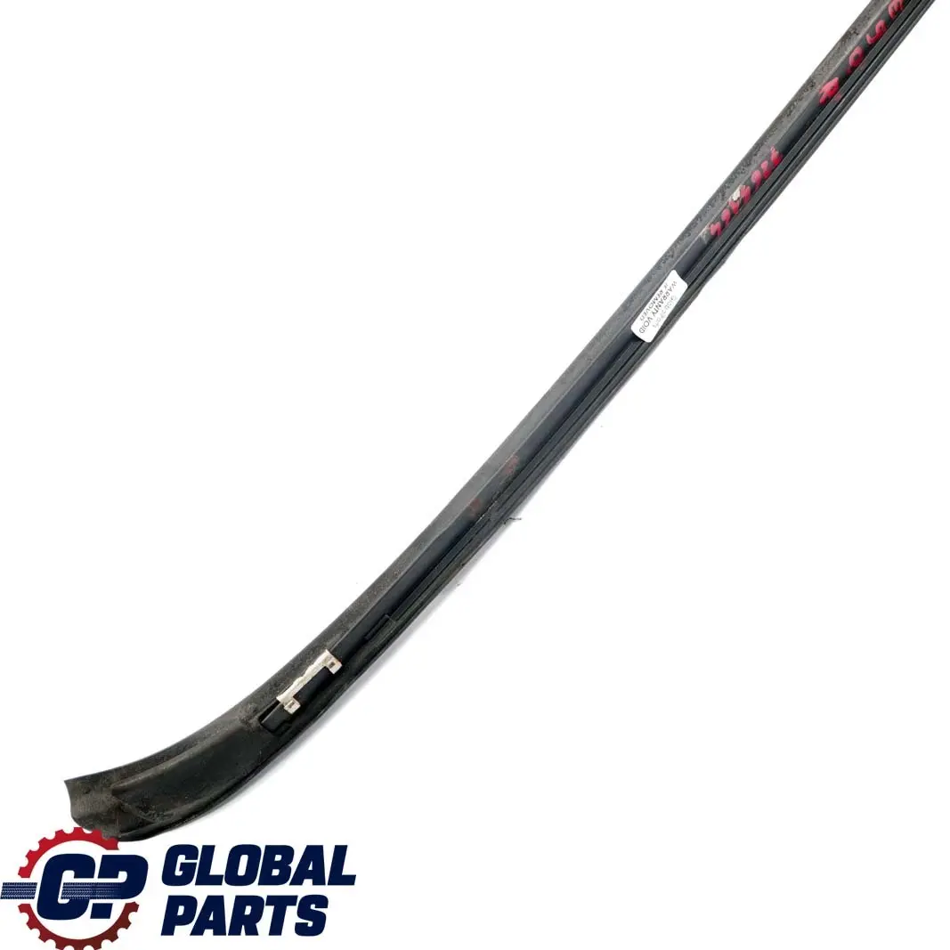 Front Right O/S Windscreen Drip Moulding Trim Black Matt to BMW 3 Series E90 E91 with Part number 7265164 BMW 3 Series E90 E91 Front Right O/S Windscreen Drip Moulding Trim Black Matt - SKU 7265164 - Part number 7265164