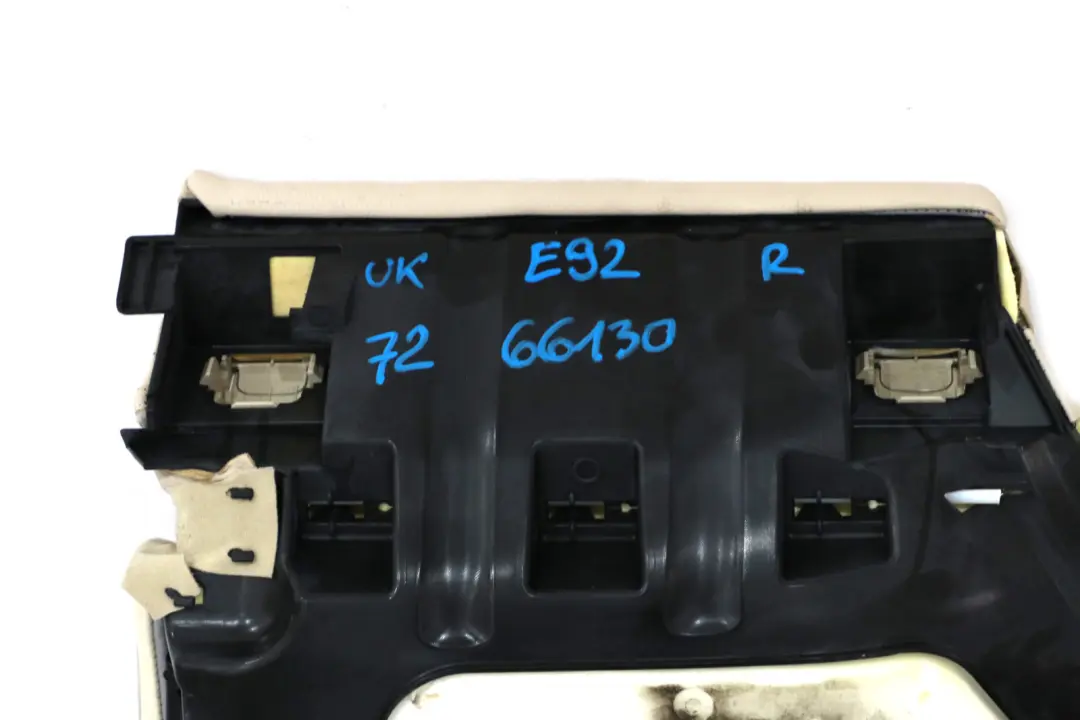 Creambeige Housse de siège arrière droit en cuir beige crème Canapé pour BMW E92 à propos du numéro de pièce 7266130 BMW E92 Creambeige Housse de siège arrière droit en cuir beige crème Canapé - SKU 7266130 - Numéro de pièce 7266130