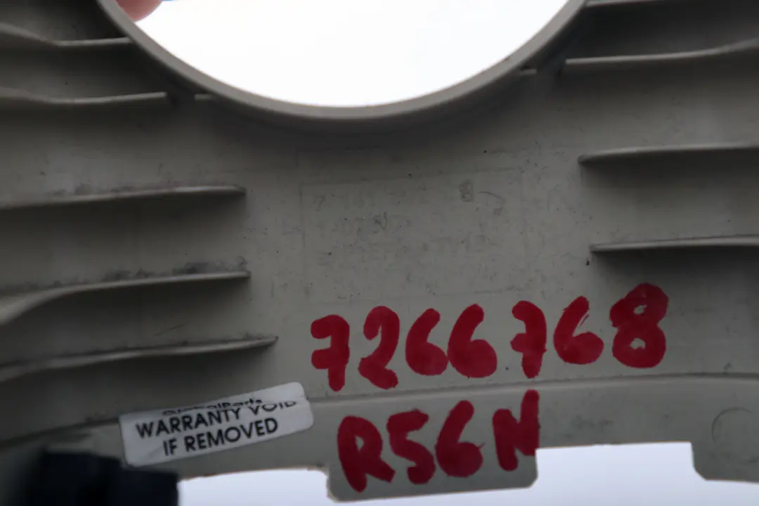 Apertura B-S?ule Superiore Destro Luce Beige per Mini Cooper One R56 LCI con numero di parte 7266768 Mini Cooper One R56 LCI Apertura B-S?ule Superiore Destro Luce Beige - SKU 7266768 - Numero di parte 7266768