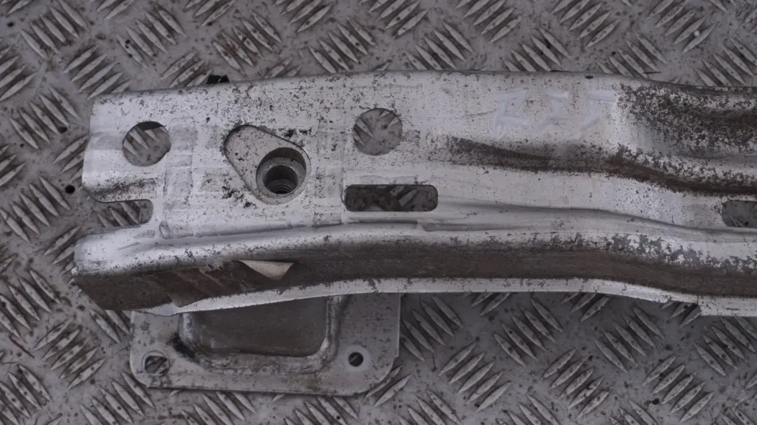 Barra D'impatto Paraurti Posteriore per MINI Clubman R55 LCI con numero di parte 7267031 MINI Clubman R55 LCI Barra D'impatto Paraurti Posteriore - SKU 7267031 - Numero di parte 7267031