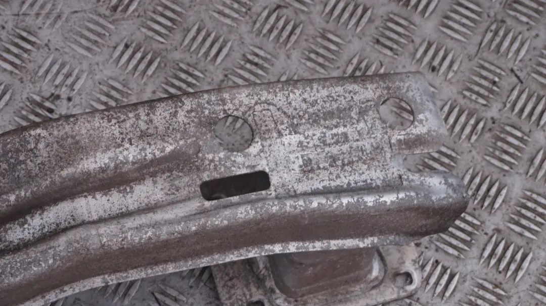 Belka Wzmocnienie Zderzaka Tylne do Mini Clubman R55 o numerze 7267031 Mini Clubman R55 Belka Wzmocnienie Zderzaka Tylne - SKU 7267031 - Numer Części 7267031