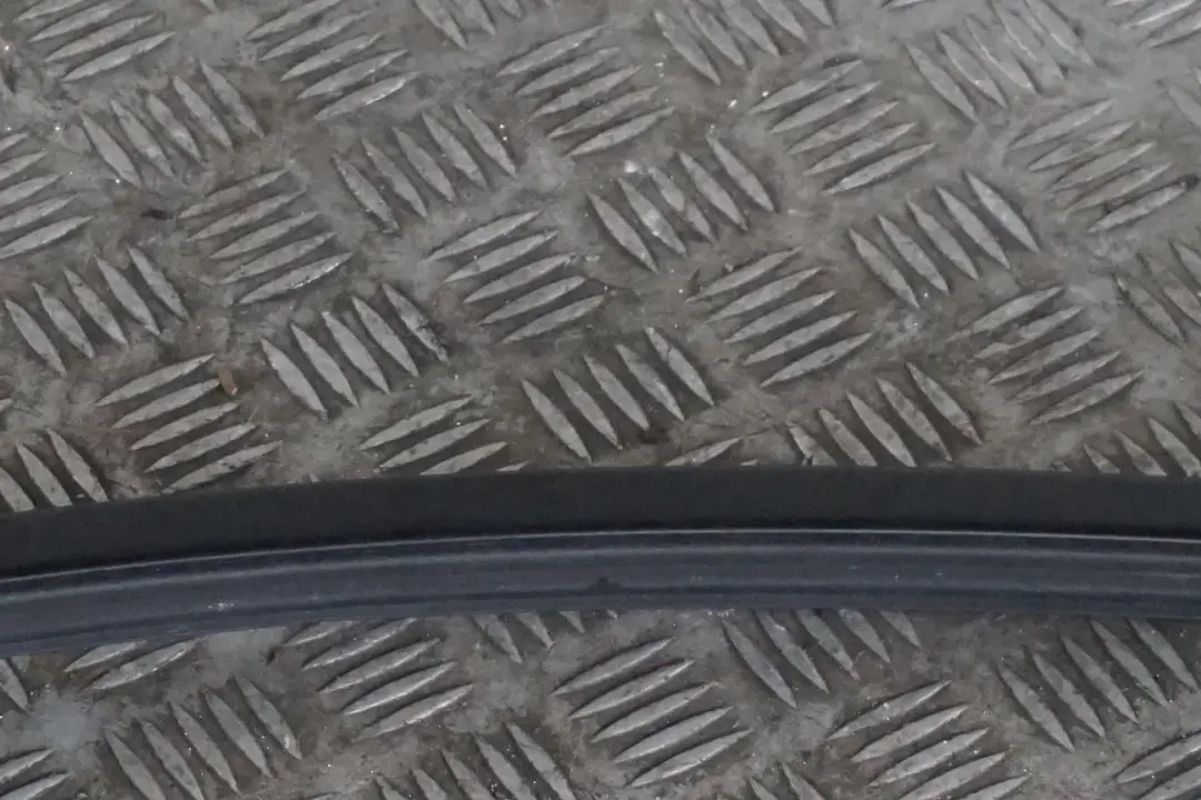 Roof Moulding Trim Strip Side Frame Left N/S Black to BMW 1 2 Series F21 F22 with Part number 7267915 BMW 1 2 Series F21 F22 Roof Moulding Trim Strip Side Frame Left N/S Black - SKU 7267915-1 - Part number 7267915