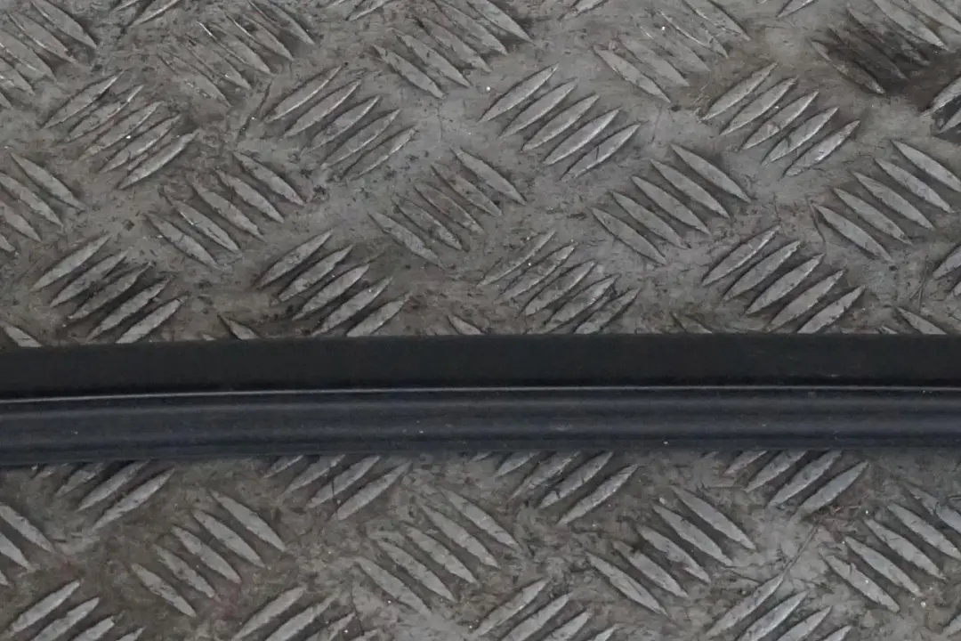 Roof Moulding Trim Strip Side Frame Left N/S Black to BMW 1 2 Series F21 F22 with Part number 7267915 BMW 1 2 Series F21 F22 Roof Moulding Trim Strip Side Frame Left N/S Black - SKU 7267915-1 - Part number 7267915