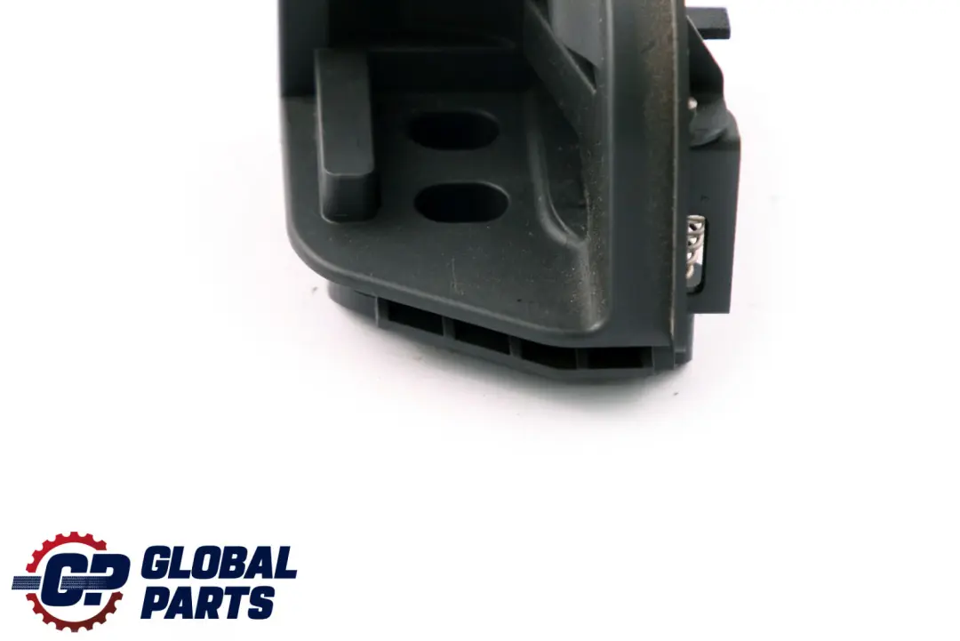 F31N LCI Halter Abdeckung Trennnetzrollo Rechts für BMW 3 er F31 mit Teilenummer 7268030 BMW 3 er F31 F31N LCI Halter Abdeckung Trennnetzrollo Rechts - SKU 7268030 - Teilenummer 7268030