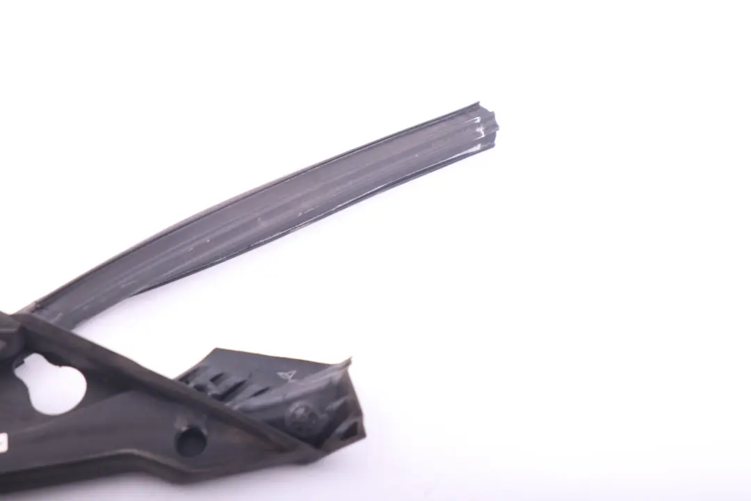 BMW 1 2 Series F21 F22 F23 F87 Window Guide Left N/S Front Door Seal - SKU 7268419 - Part number 7268419