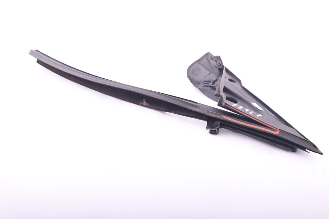 Guia Ventana Izquierda Sello Puerta Delantera para BMW 1 F21 F22 F23 F87 con número de pieza 7268419 BMW 1 F21 F22 F23 F87 Guia Ventana Izquierda Sello Puerta Delantera - SKU 7268419 - Número de pieza 7268419