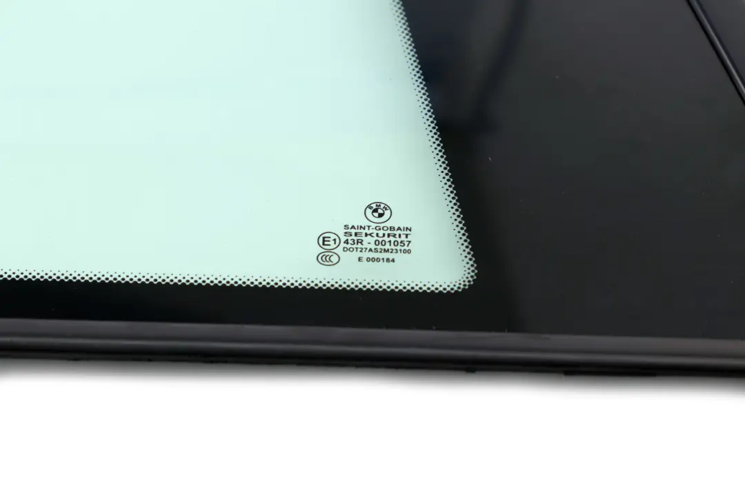 Ventana Lateral Fija Trasera Derecha para BMW F21 F21N LCI con número de pieza 7269372 BMW F21 F21N LCI Ventana Lateral Fija Trasera Derecha - SKU 7269372 - Número de pieza 7269372