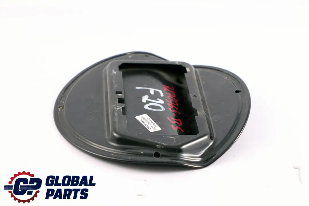 Coperchio Sportello Riempimento Carburante Nero Metallizzato per BMW F20 F20N con numero di parte 7270765 BMW F20 F20N Coperchio Sportello Riempimento Carburante Nero Metallizzato - SKU 7270765-BS - Numero di parte 7270765