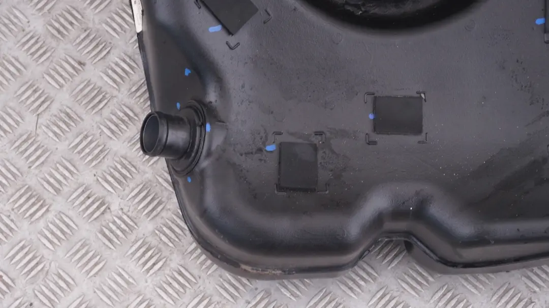 Deposito 40 L N47N para Mini Clubman Cooper R55 R56 LCI Diesel con número de pieza 7286256 Mini Clubman Cooper R55 R56 LCI Diesel Deposito 40 L N47N - SKU 7271541 - Número de pieza 7286256