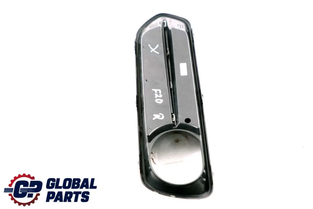 Kratka Zderzaka Prawy Przód do BMW F20 F21 o numerze 7272564 BMW F20 F21 Kratka Zderzaka Prawy Przód - SKU 7272564 - Numer Części 7272564