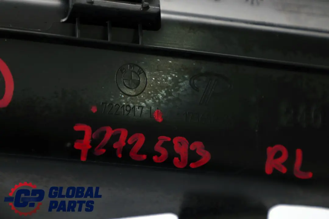 Bandella di Protezione Ingresso Posteriore Interno SX Nero per BMW F30 F31 LCI con numero di parte 7221917 BMW F30 F31 LCI Bandella di Protezione Ingresso Posteriore Interno SX Nero - SKU 7272593 - Numero di parte 7221917